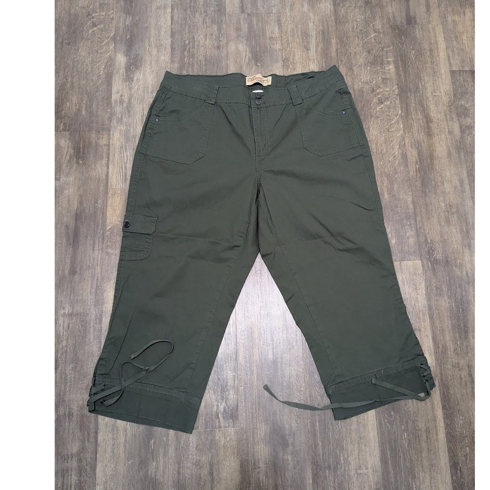 Classic Elements Olive Oak Cargo Capri Pants Plus 20W Lace Up Hem